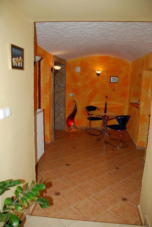 Janus Apartman Шарвар Номер фото